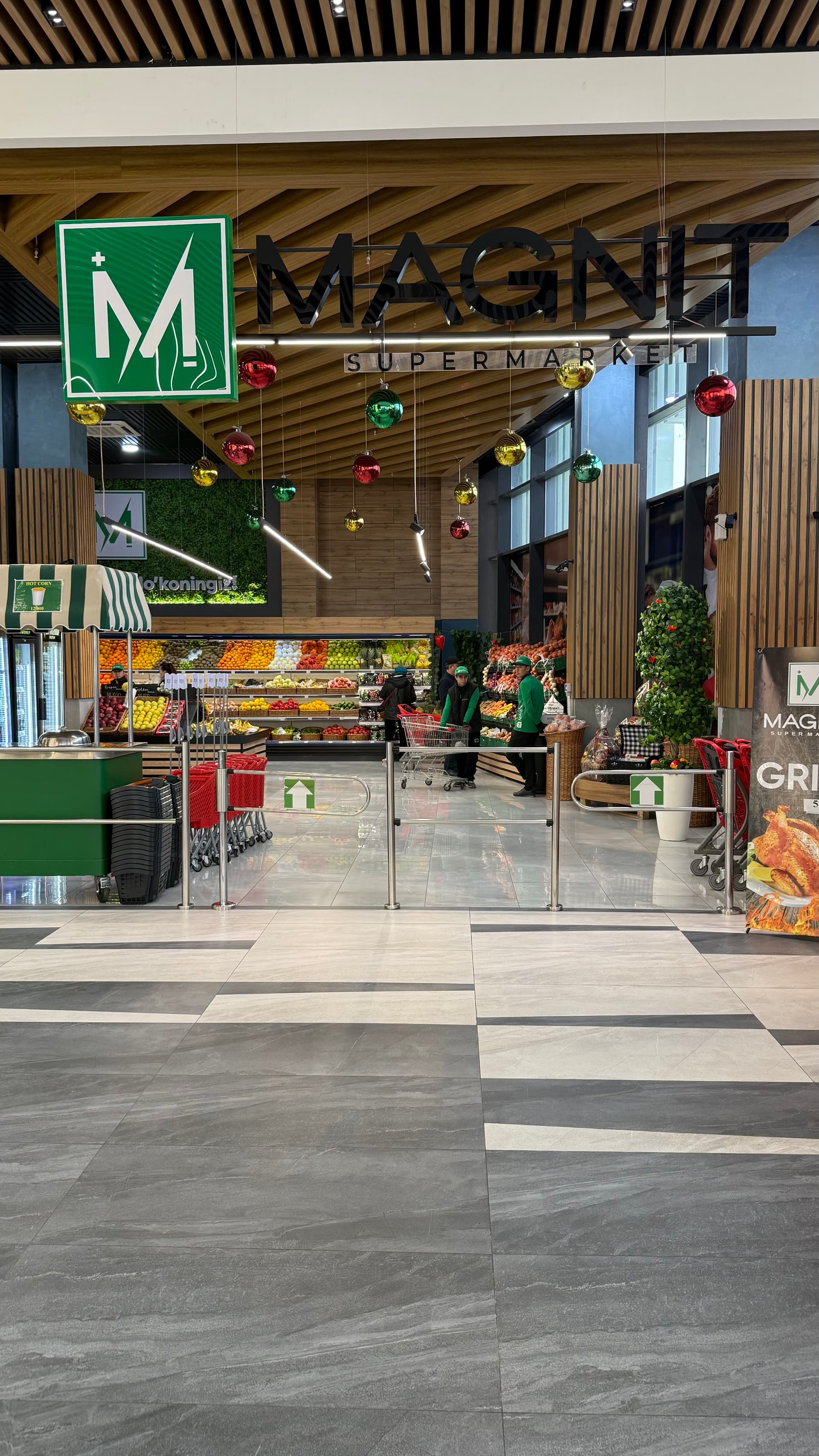 Вход в супермаркет Магнит — Yunusabad Gallery