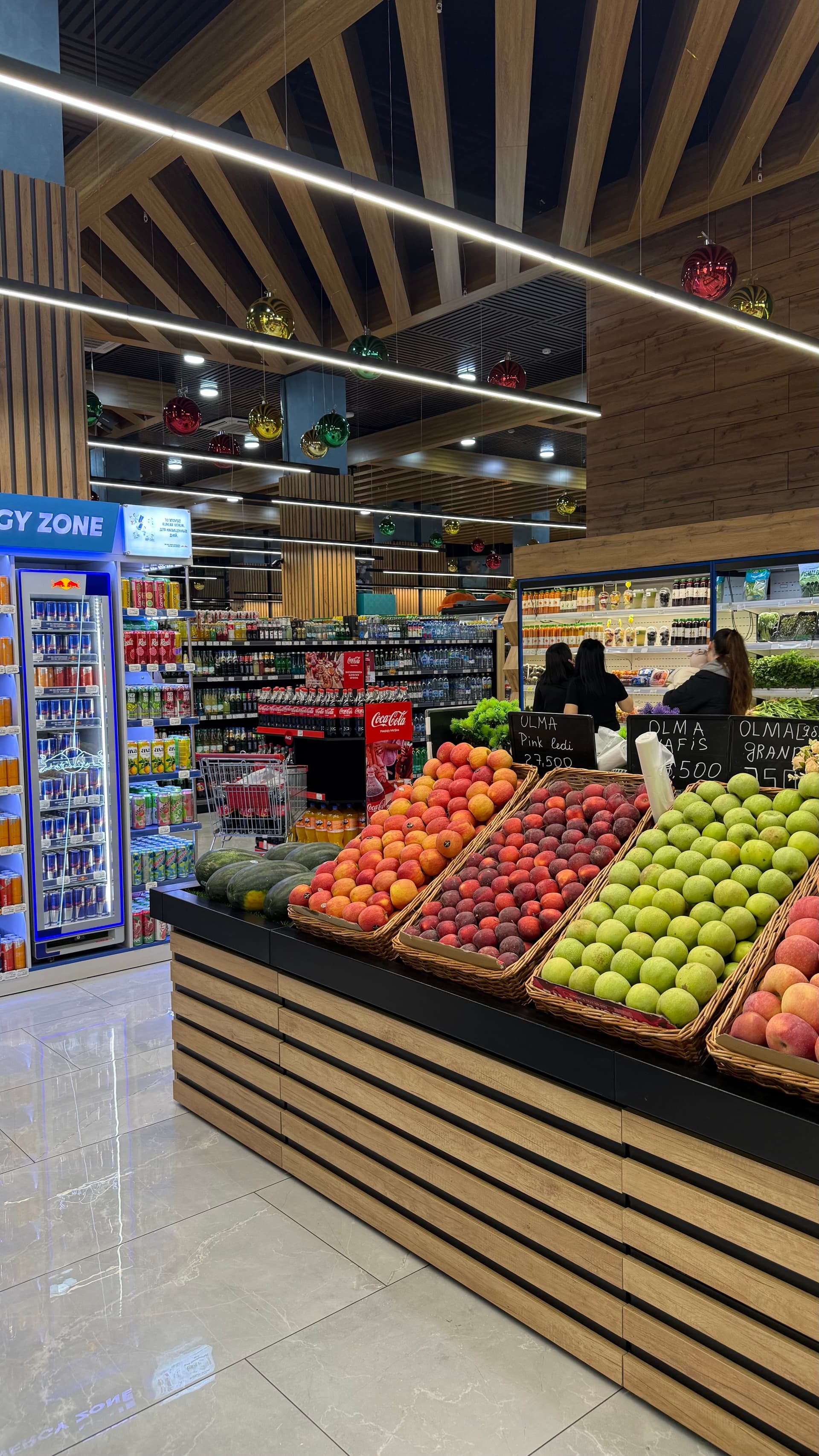 Свежие фрукты и овощи